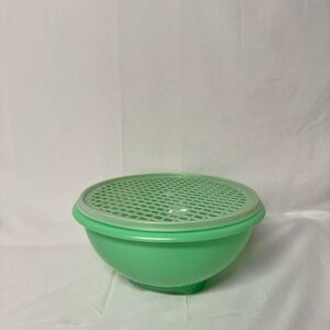 Vintage Tupperware 339-3 Green Colander W/ 516-7 Flow Through Seal EUC!!!